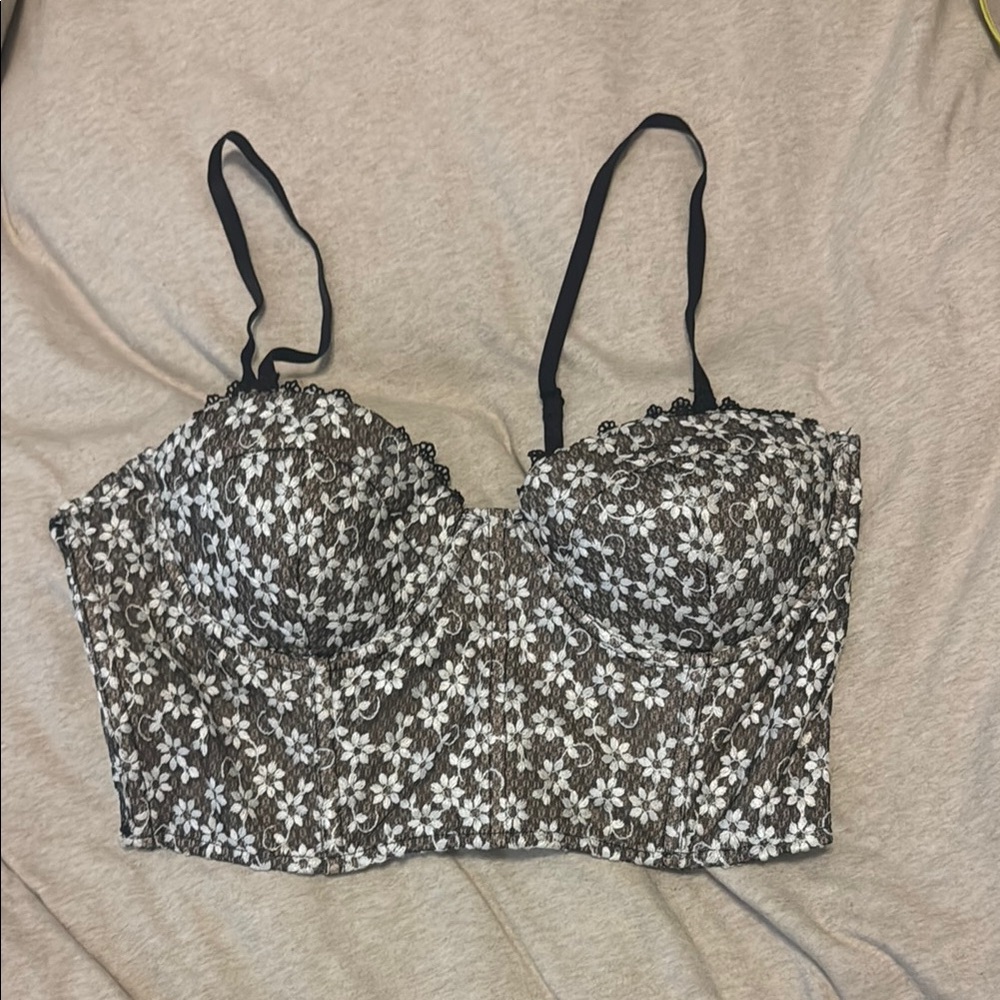 Floral Lace Crop Top - Black and White